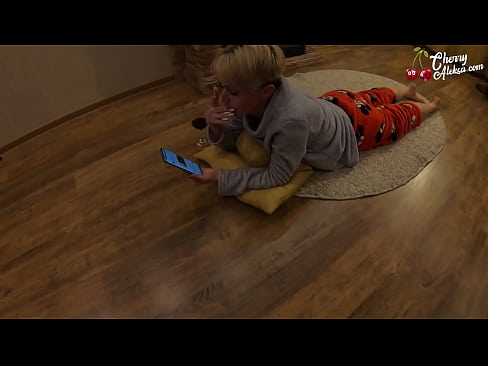 ❤️ Τρελή ξανθιά ρουφάει τεράστιο πουλί και χοροπηδάει πάνω του - πρωκτικό σεξ Ποιότητα πορνό ️❤