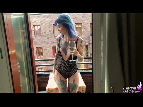 ❤️ Τρομερό κορίτσι ρουφάει και γαμάει παθιασμένα στους ανοιχτούς ουρανούς Ποιότητα πορνό ️❤